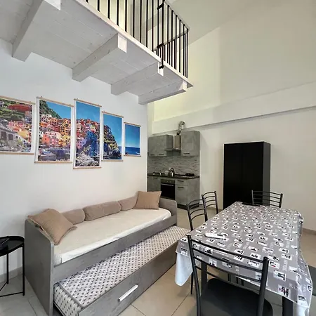 8 Lofts - - 1 Apartamento