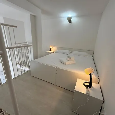 8 Lofts - - 1 Apartamento La Spezia