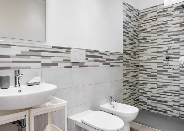 8 Lofts - - 1 Apartment *