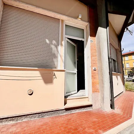 8 Lofts - - 1 Apartment *