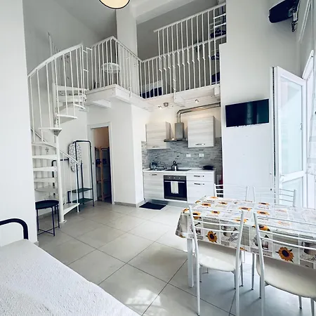 Apartment 8 Lofts - - 1 La Spezia