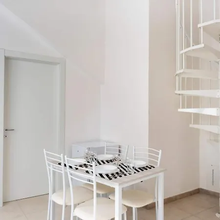 Apartment 8 Lofts - - 1 La Spezia