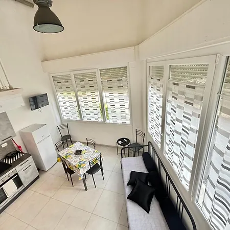 8 Lofts - - 1 Apartment La Spezia